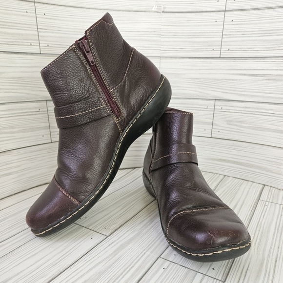 Clarks Collection Leather Ankle Boots in Ashland Pine Burgundy Size 8.5 - Picture 3 of 11
